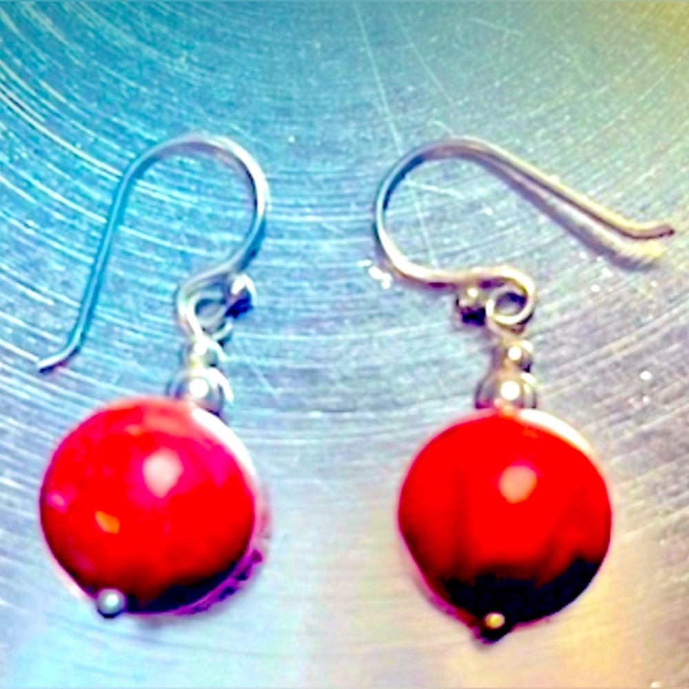 💎Red ball earrings add a pop to any outfit❣️ - Picture 1 of 4